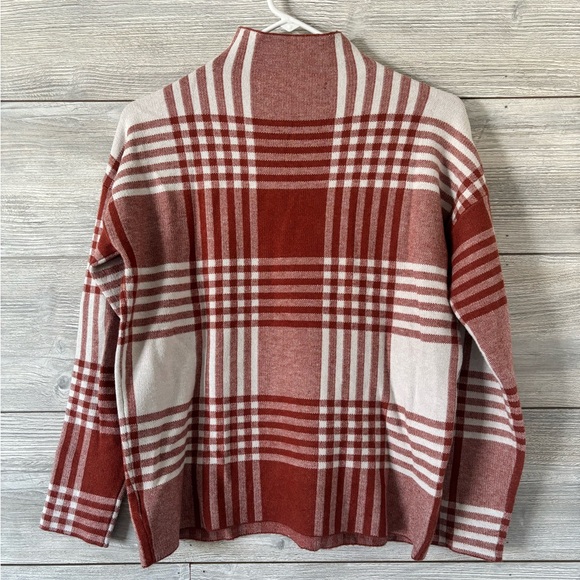 Max Studio Plaid Sweater - Picture 5 of 6